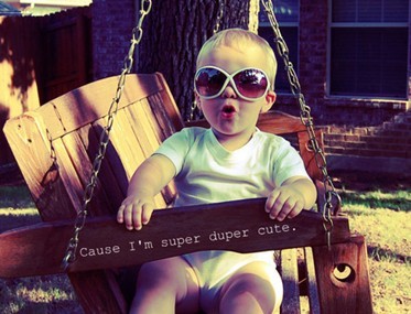 育儿馨说|夏季光线强烈，宝宝应该如何佩戴太阳镜？