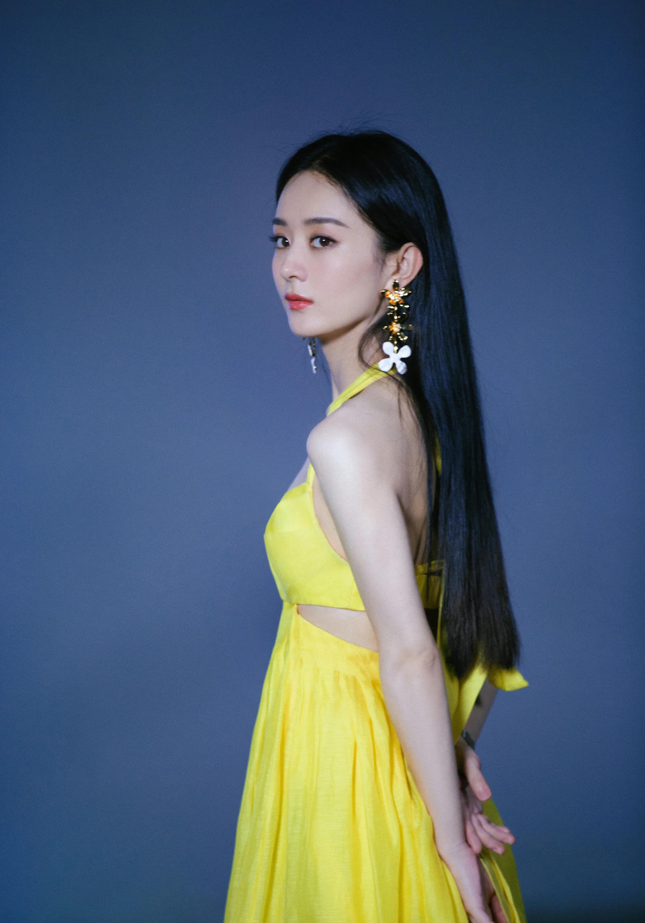 育儿铺子|赵丽颖甜酷写真