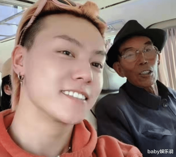 张赢天|“变形计小魔王”王晨正：爷爷去世后，不远万里奔丧悼念