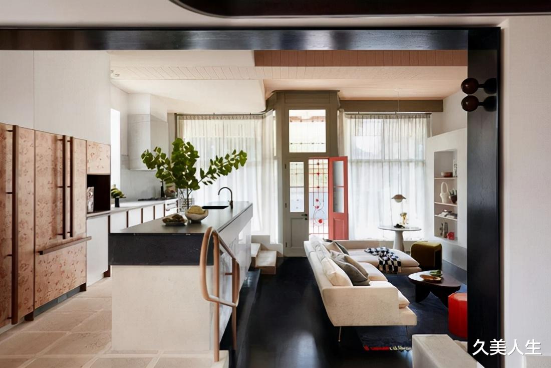 住进19世纪末的历史建筑 每一件家具都像展品