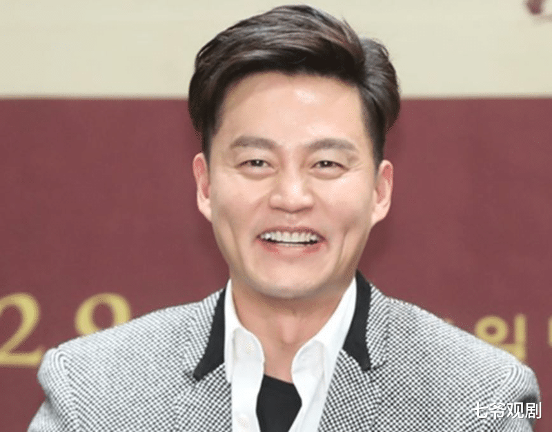 新垣结衣|50岁忽然勤奋，美大哥抓紧重回演员路，罗英锡稍等片刻