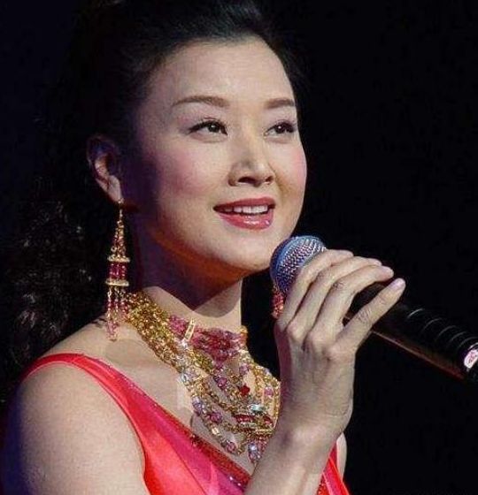 春晚|春晚钉子户宋祖英，为何当年突然销声匿迹，背后原因令人敬佩