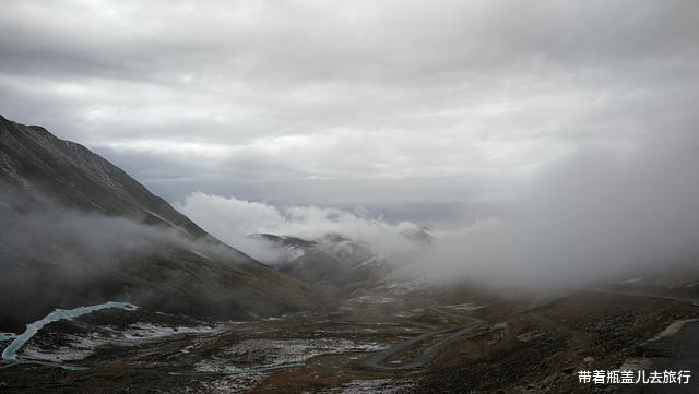 东达山 川藏线上海拔最高的东达山，号称生命禁区，一年至少10个月会下雪