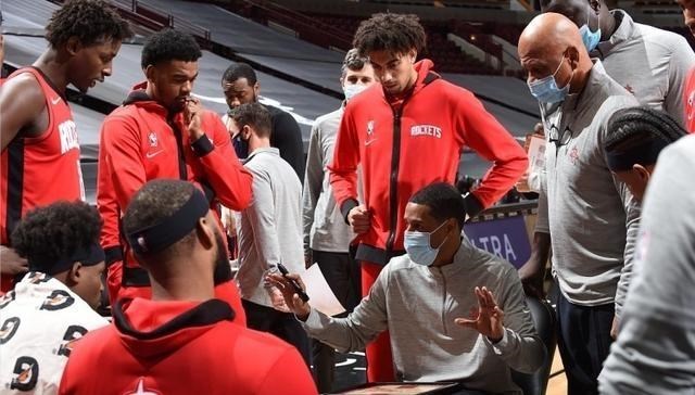 清浅微笑的我|再见休城！火箭离队二人敲定！争冠班底全部解散，老将批判管理层