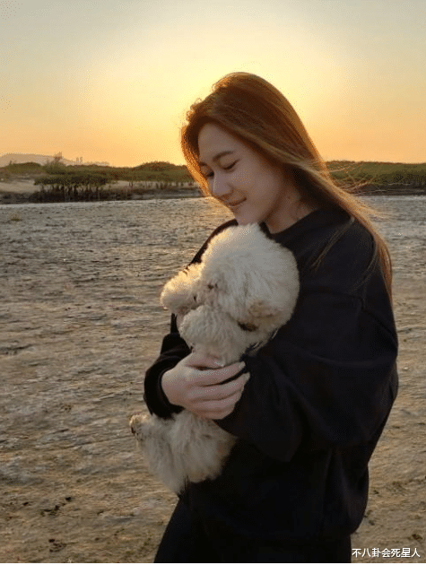 吕良伟|香港老艺人的女儿，颜值一个比一个高，吕良伟儿子都追不到