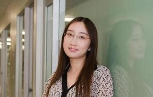 邓文迪|被称为科研界“邓文迪”，借助四段婚姻升为名校教授，惹网友嘲讽