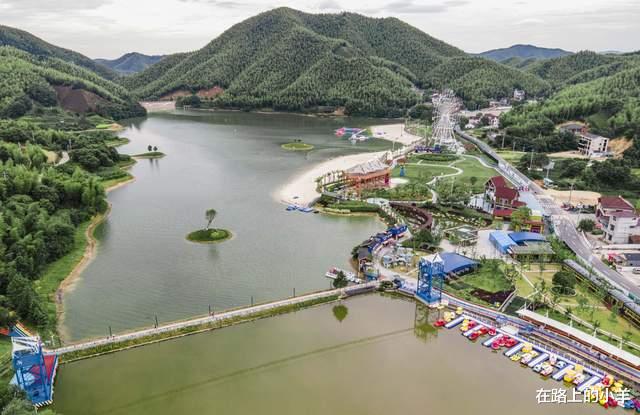 西宁 距离杭州两小时，新开业的这家水上世界，竟然搬来了三亚的沙滩