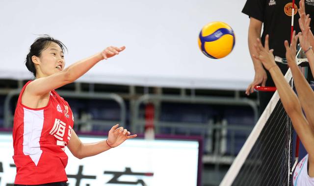 龔翔宇|女排接應(yīng)未有新人涌現(xiàn)！龔翔宇獨(dú)占鰲頭，王逸凡改位置或是好選擇