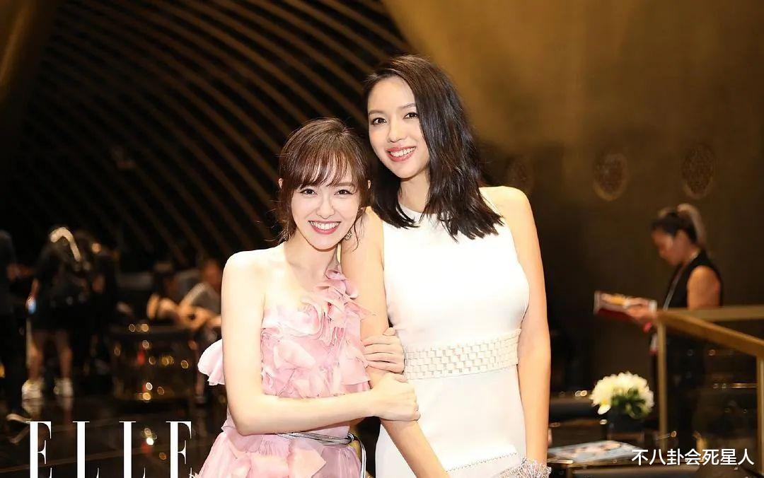 李小冉|7位女星成合照杀手，李小冉白到发光，倪妮气质好，她让杨颖害怕