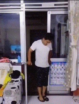 萌萌萌说|“爷爷说我家曾经很有钱，直到看见爸妈的结婚照我才信！”哈哈哈