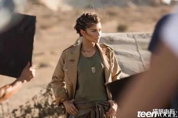 电影|25岁赞达亚赶超劳模姐，3部电影收获73亿元，成年度票房最高女星