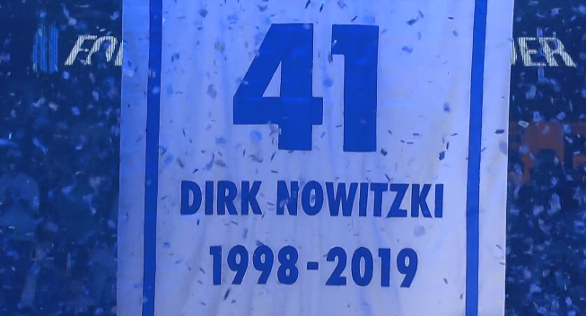 諾維斯基|諾維斯基41號球衣退役儀式，庫班贈送特制雕像，和家人一起見證