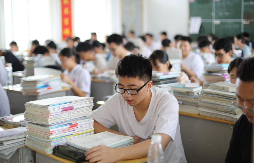 高校|坐落在小县城的985高校，录取分数常年偏低，适合学生捡漏