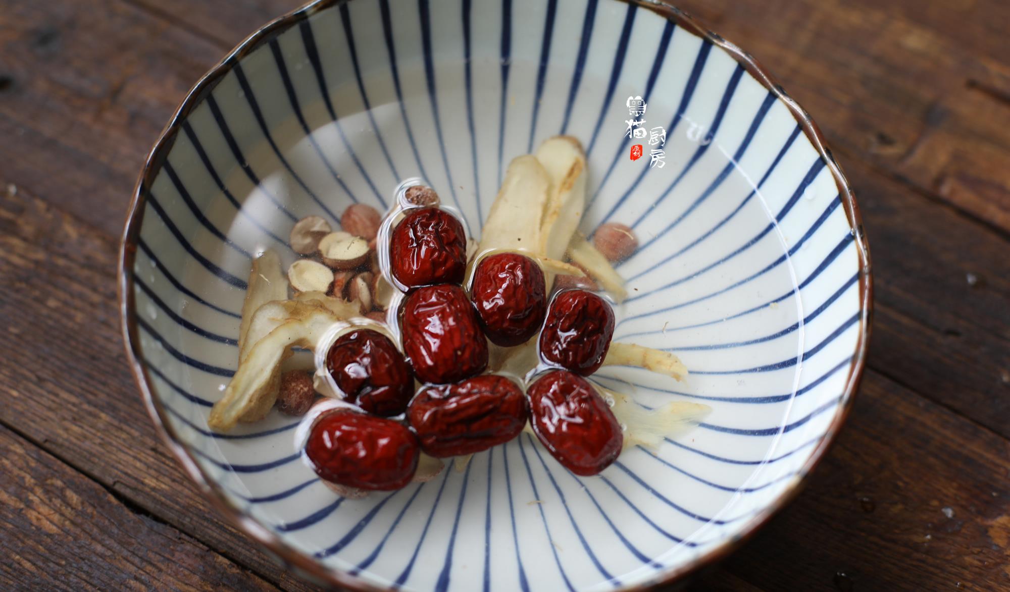 黑豆|40岁宝妈分享三伏天用黑豆代茶饮，网友：难怪气色红润不像40岁