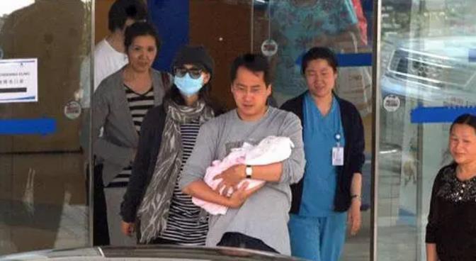 孙莉|8位情史干净的内地美人，何赛飞嫁给初恋38年，孙莉为黄磊隐退