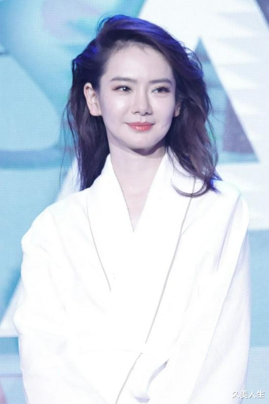 久美人生|体会到了戚薇的快乐？短圆脸也能走高级感路线