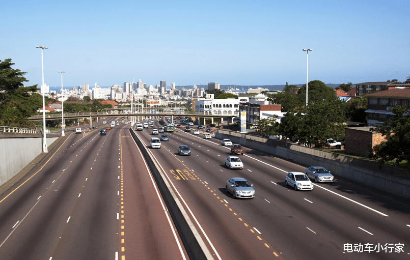 电动车|骑电动车和摩托车，哪个更实用、更划算？看看行内人怎么说