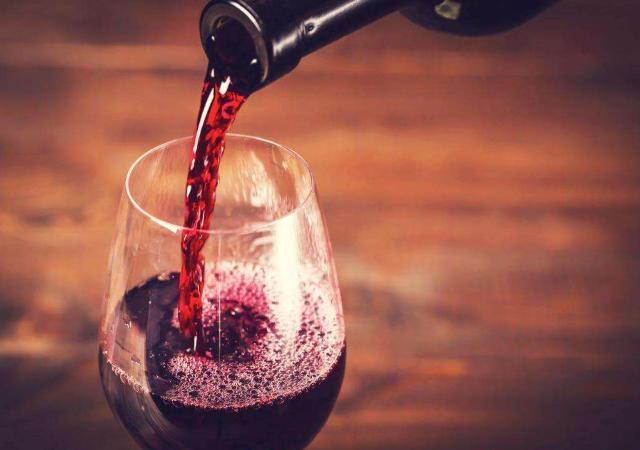 挚爱宝宝一生|桑葚酒真的可以降血压?并非危言耸听,桑果酒的作用有多种