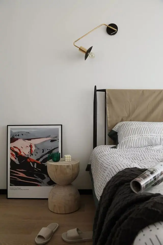 70㎡轻奢北欧2室2厅，舒适与优雅兼备，灰白基调+墨绿色软装！