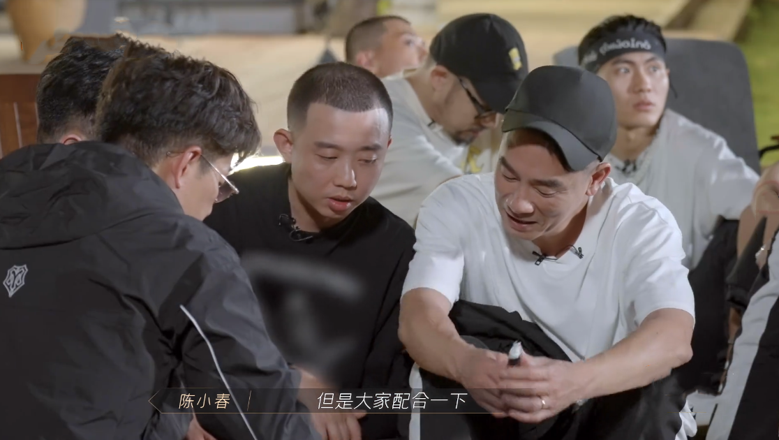 陈小春|《哥哥》进入半决赛阶段，淘汰人选有了大致方向，陈小春部落安全