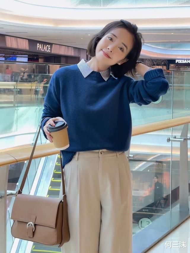 何三沫 40岁的女人可以扮嫩，但不要用力过猛，穿上简约针织衫刚刚好