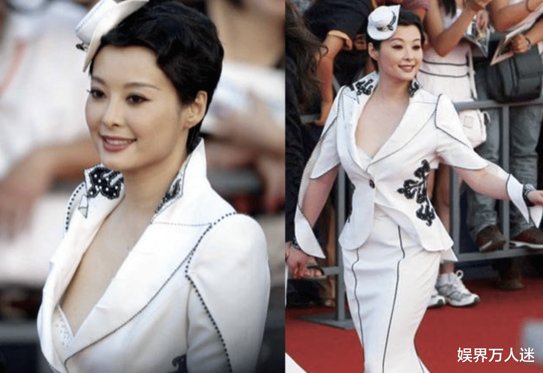 袁立|女星越老红毯越爱露？袁立穿透视衣真空上，宁静现场脱外套很经典