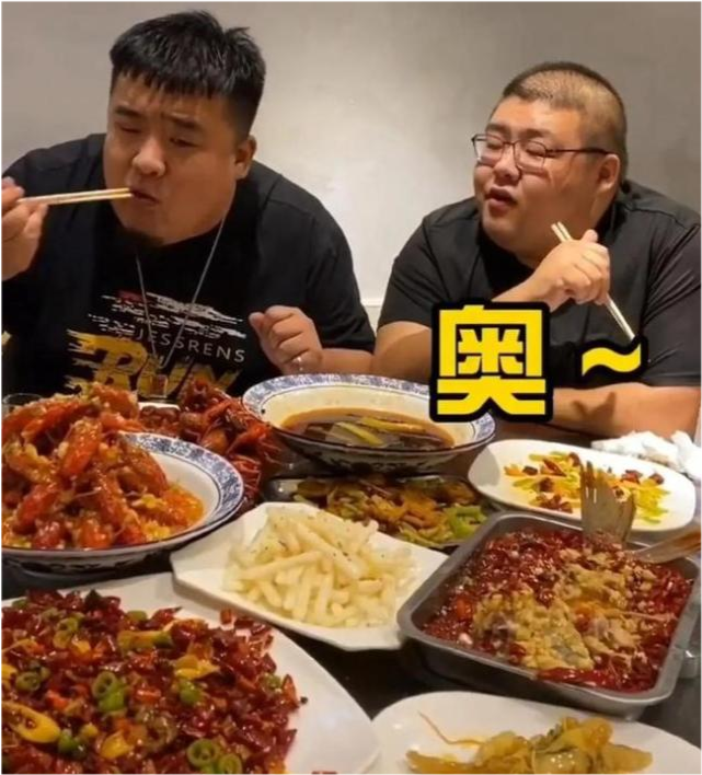 大蒜|泡泡龙去世105天，红雨老师正式宣布团队解散，透露大蒜涛患重度脂肪肝