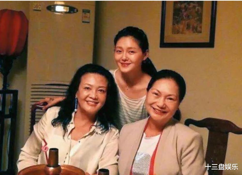 汪小菲|大S又被传婚变，汪小菲徐妈妈双否认，“变”的不是婚姻是财富吧