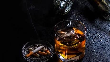 喉癌|别把喉癌当成咽炎，身体出现这5个表现，建议尽早检查一下