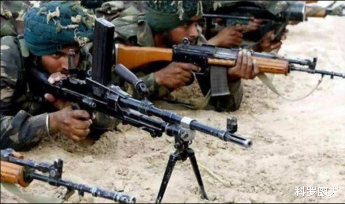 印度|简直废物点心，印度3年前急购70万支AK步枪，现在一支也没造出来