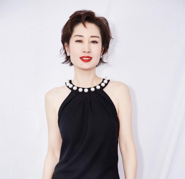 张根硕|43刘敏涛剪掉长发后，短发的减龄效果太好了，长脸型女生参考一下