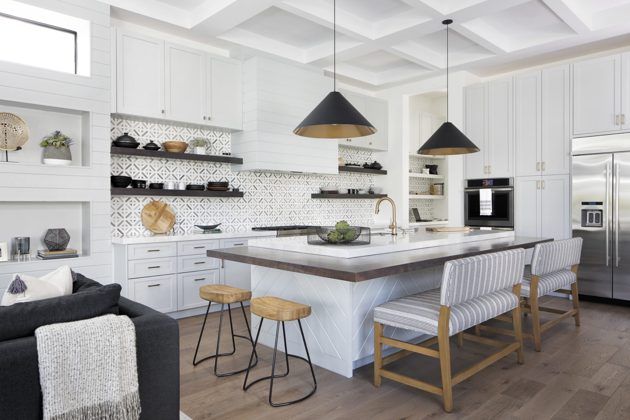 环球视野：在超级富豪的度假胜地，她赢得了首选室内设计师的美誉