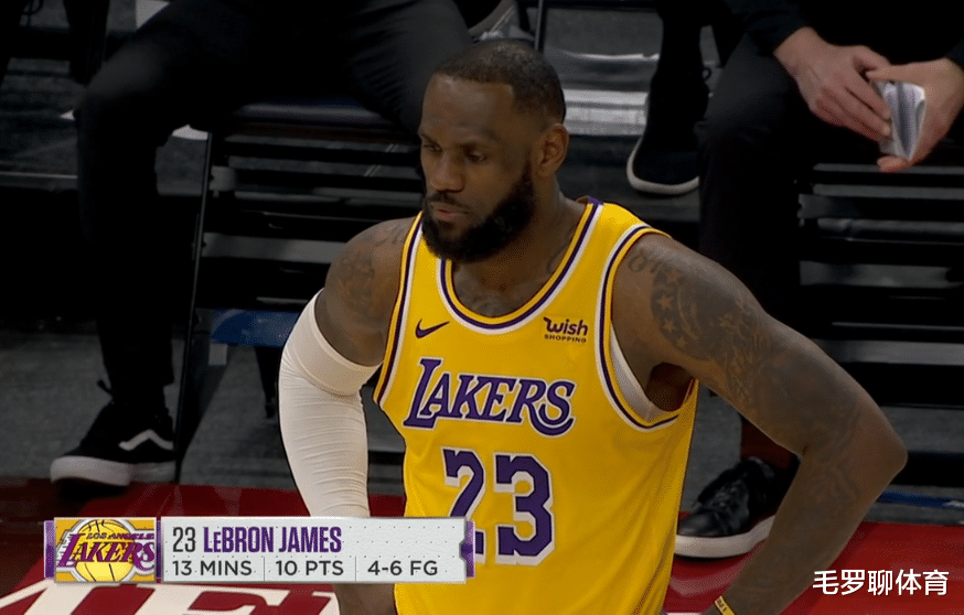湖人队|湖人25分空前惨败！詹皇19+4+4纪录没了，一数据全场垫底太尴尬