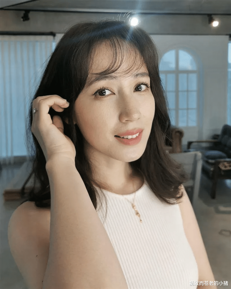 黑涩会美眉|黑涩会谁最红？ 网狂点名她：成就最高