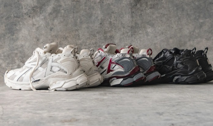 难舍离断 巴黎世家与kith联名的runner复古跑鞋是爆款还是丑笨的抄袭 都说像亚瑟士!!!