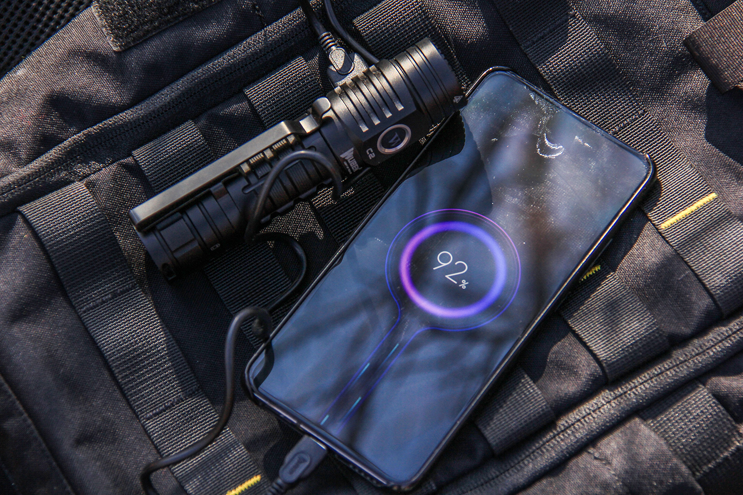 电池|明亮便携颜值高,手电就选务本新品C2