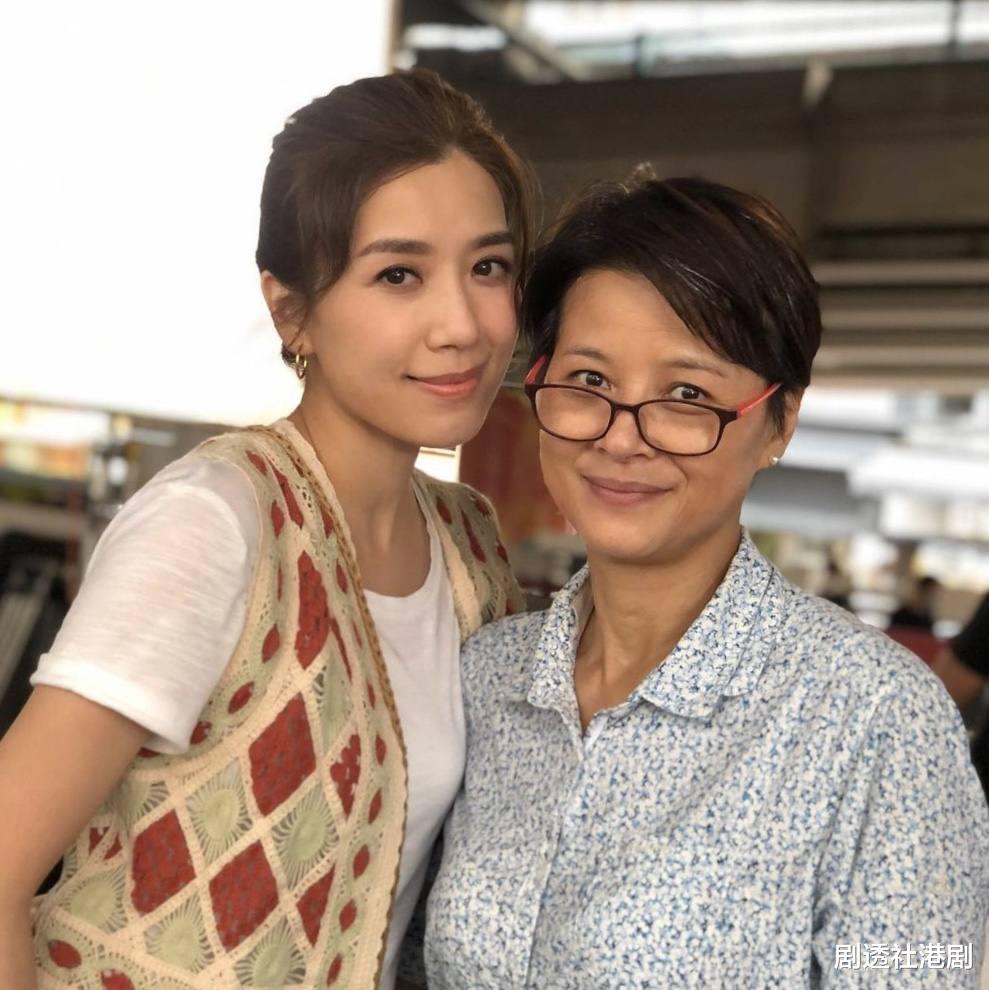 王浩信|《廉政狙击》拍摄近尾声，王浩信晒片场花絮照，重拾校园时光