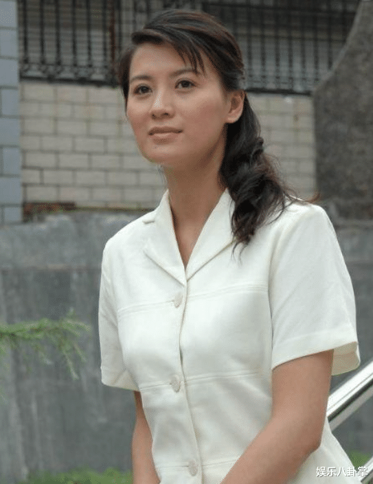 李幼斌|陈道明对她一见钟情，李幼斌为她净身出户，如今50岁依旧那么美