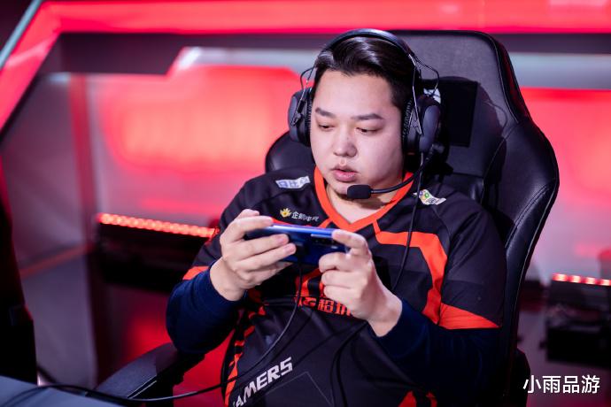 rngm|RNGM训练赛一胜难求,圈内人士普遍不看好,两千万打水漂?