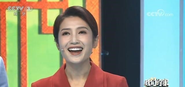 央视|春妮：成央视常客，CCTV-3《幸福账单》节目中又是主持又是秀唱功