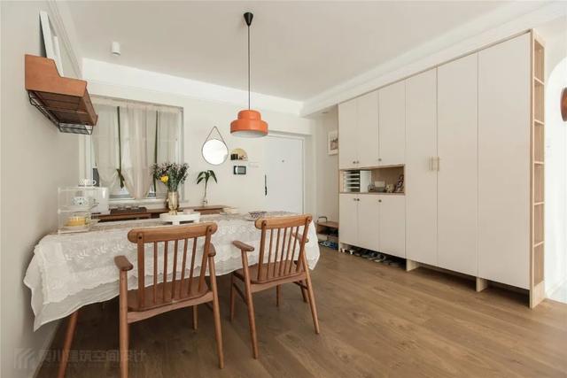 135㎡现代简约，温馨舒适的空间，加上草绿色的点缀，文艺舒适