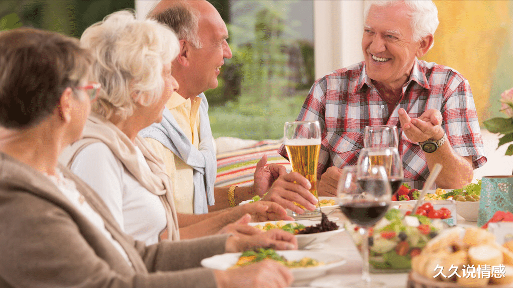 久久说情感|3姐妹抱团养老1年就散伙了，75岁阿姨：前期很幸福，后期矛盾多