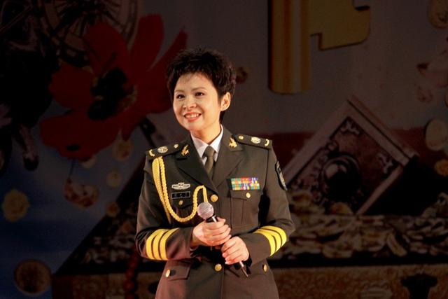 姐姐|歌手董文华：事业巅峰坚持生下孩子，我不能让丈夫等太久