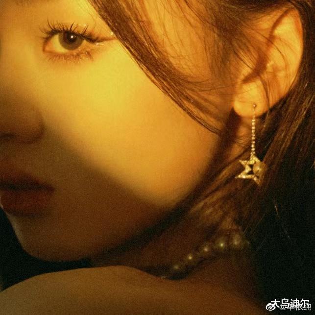 |别再跟我说当女人难了,当美女单依纯的歌迷才叫难,男歌迷更是难上加难