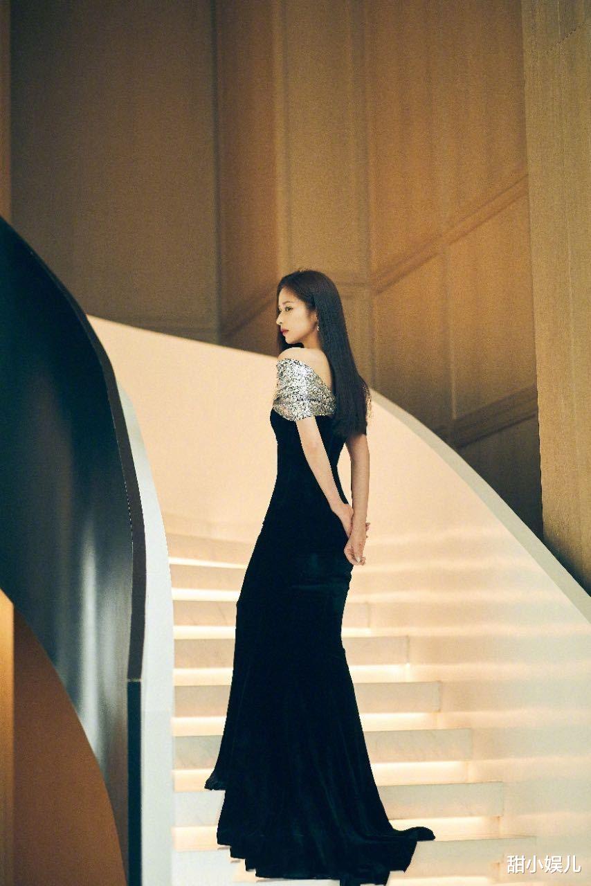 颖儿|颖儿翻红再次告诉85花们：35岁了，就别再硬凹“少女人设”