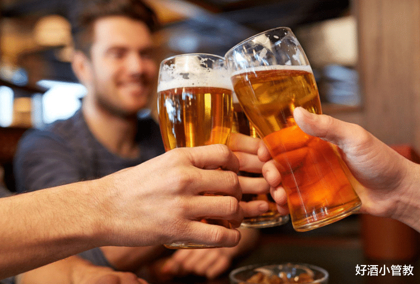 啤酒|夏天喝啤酒时，是冰镇的好，还是常温的好？8成人傻傻不知道