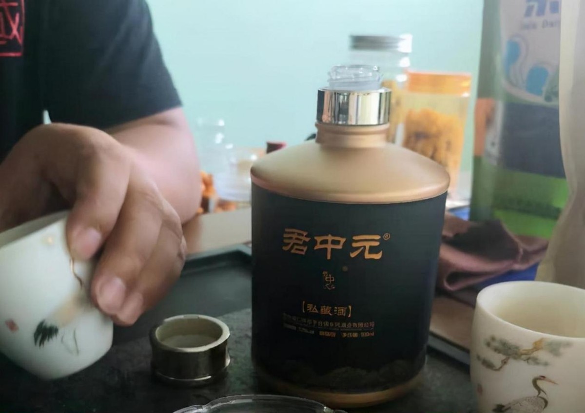 超市3款“不起眼”廉价白酒,都是100%固态纯粮,行家才识货