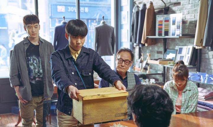 鱿鱼游戏|击败《鱿鱼游戏》《海岸村》仍被网友选为“2021年最佳韩剧”冠军