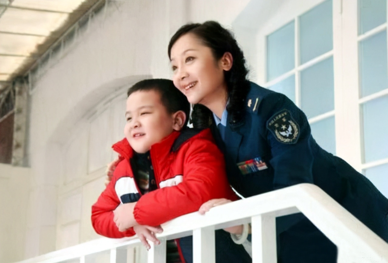 |著名演员唐静：与王新军离异后，她与儿子的生活状况怎样？