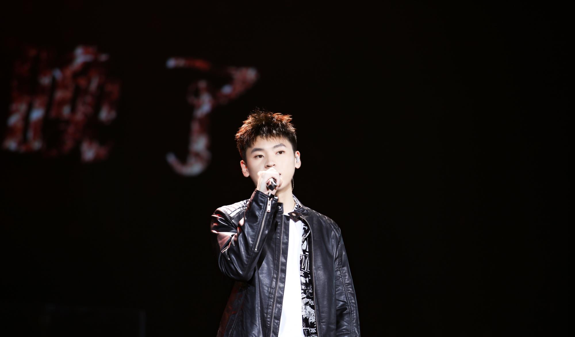 李宇春|畸形歌坛何时休？这8位歌手看似很红火，其实根本没有代表作